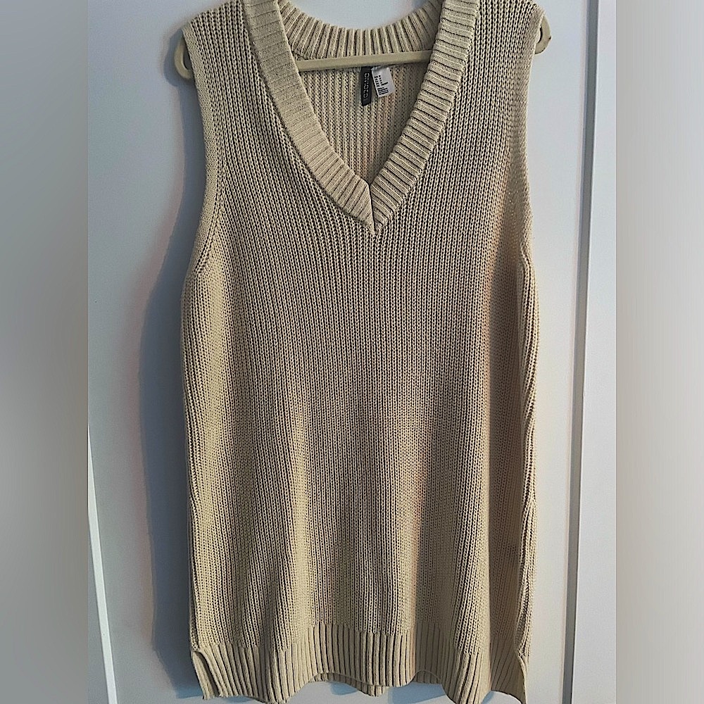 H&M Knit Sweater Vest Dress - Picture 3 of 4